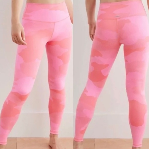 Aerie Hot Pink Camo Leggings L 